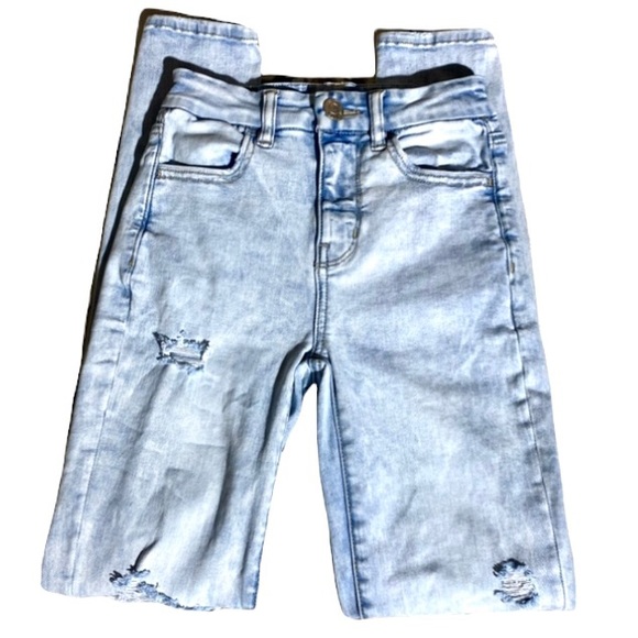 American Eagle Curvy High-Waisted Distressed Jegging - Jeans - Light Blue Wash - Picture 3 of 10